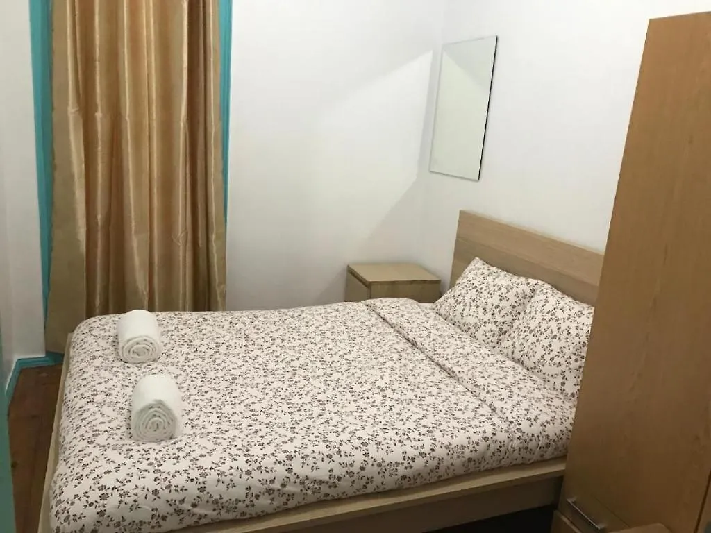 Kuti Hostel Lisbon